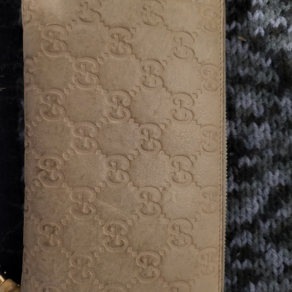 Authentic Gucci Wallet - Picture 6 of 6